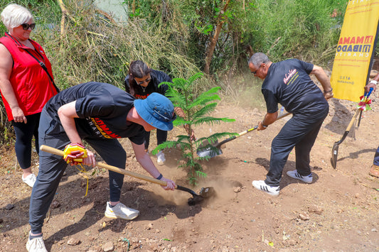 Canadian Volunteers Spend Week of Service with Mama Ibado Charity